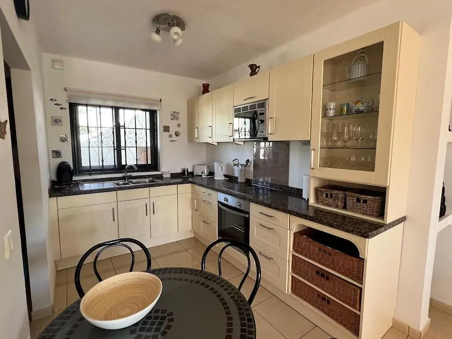 Casa Mo, 2 Bedroom Apartment Close To The Beach Puerto del Carmen  0*, Puerto del Carmen (Lanzarote) Spain